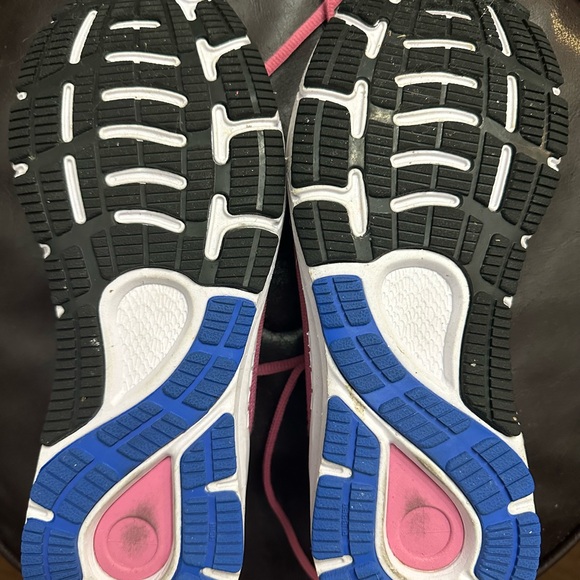 EUC Womens Under Armer Athlete Shoes - Picture 3 of 3